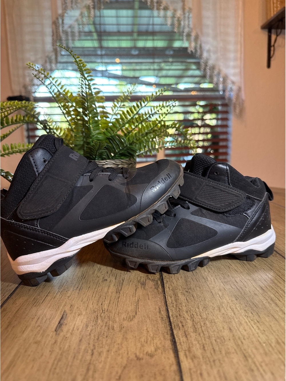 Riddell Boys Black High-Top Football Cleats Size 1